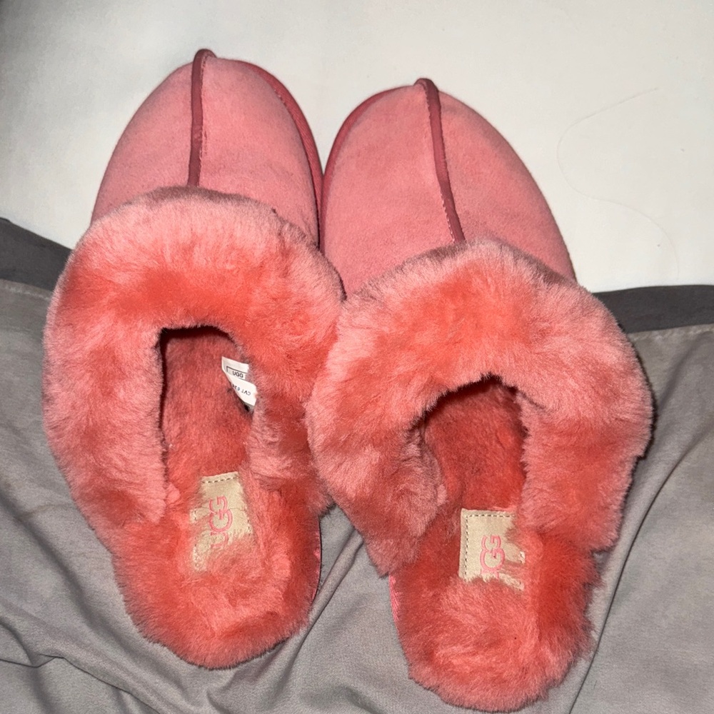 Ugg - Slippers